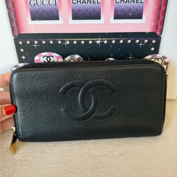 CHANEL Black Leather Timeless CC Logo Zipped  Long Wallet Purse - Picture 4 of 14